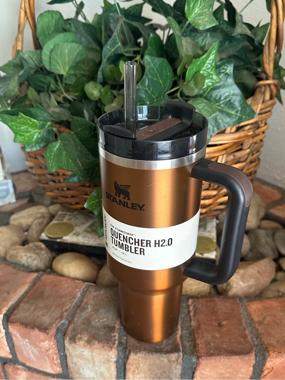 New Stanley Copper Maple Glow 40 oz  Quencher H2.0 Flow State Tumbler